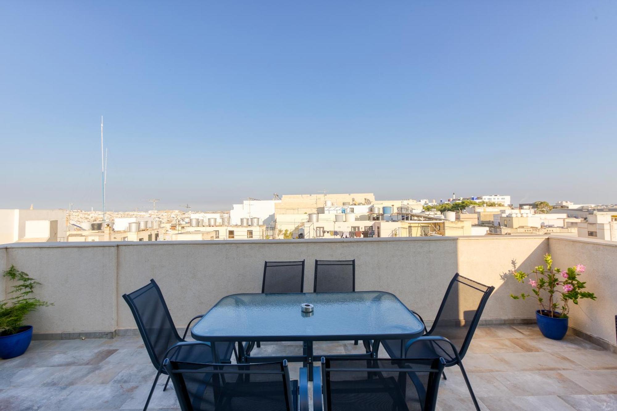 Annitchka Mansions - Penthouse In Central Malta Биркиркара Экстерьер фото